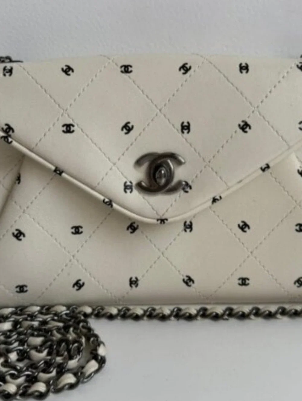 Printed Lambskin Logo CC Envelope Clutch With Chain White
